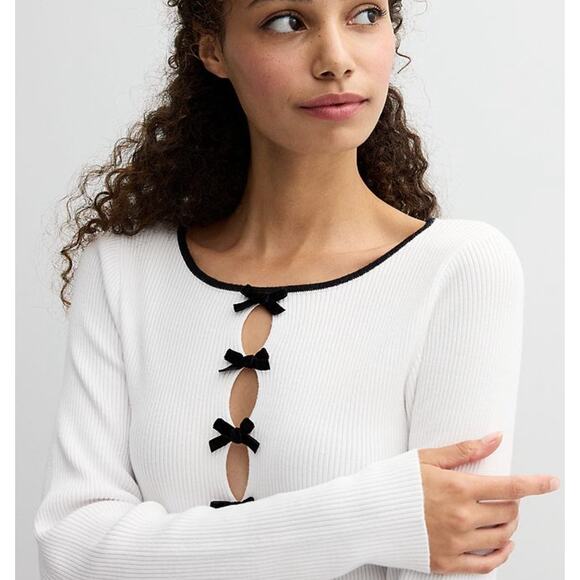 Harper Ivy White Bow Front Sweater XL Black Trim - Picture 2 of 12